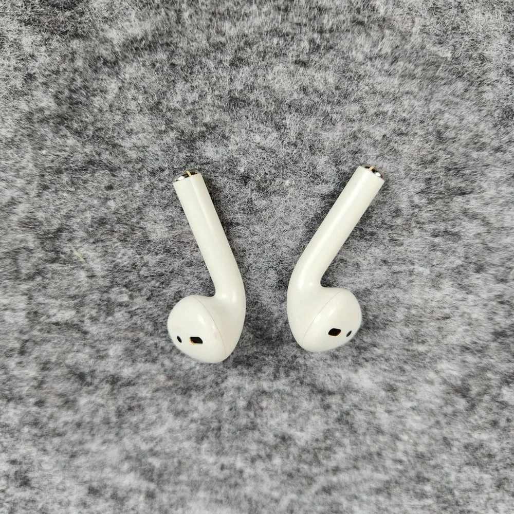 Apple AirPods 1st Gen A1722 Wireless White Replacement Left Right OEM NO CASE